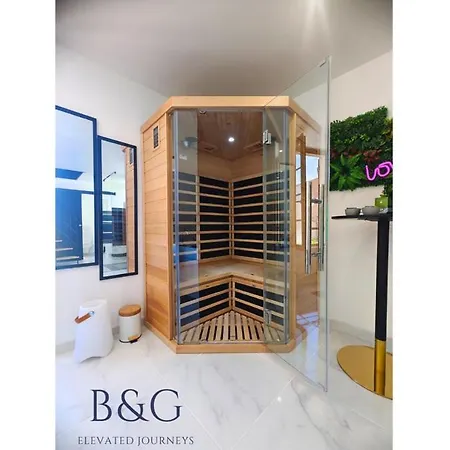 펜션 Romantic Escape With Bathtub And Sauna